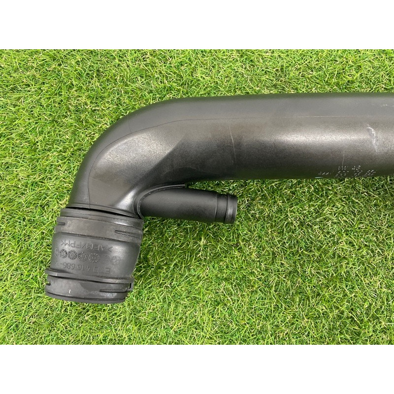 Патрубок воздушного фильтра (впускная система) Volkswagen Passat B7 2016 1.8 5C0129654