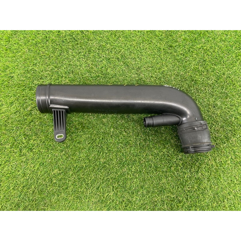 Патрубок воздушного фильтра (впускная система) Volkswagen Passat B7 2016 1.8 5C0129654