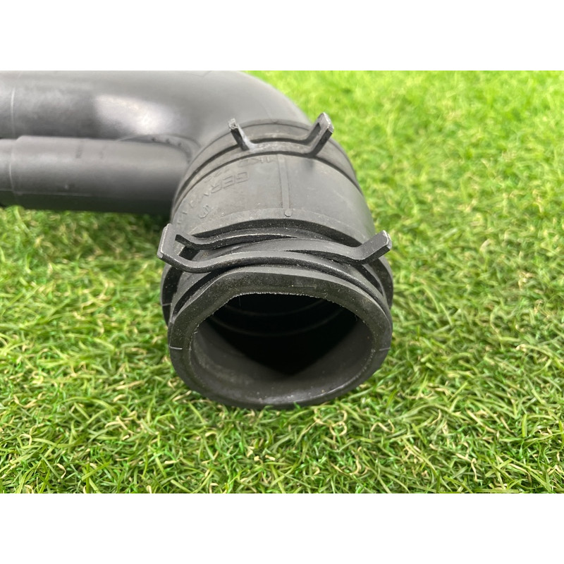 Патрубок воздушного фильтра (впускная система) Volkswagen Passat B7 2016 1.8 5C0129654