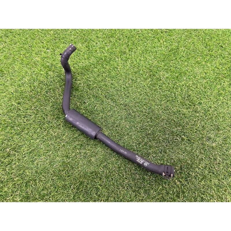 Патрубок (система охлаждения) Volkswagen Passat B7 2016 1.8 06K121059J