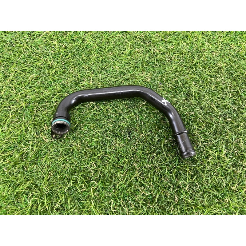 Трубка системи охолодження (система охолодження) Volkswagen Touareg NF 2012 3.0 7L6121065BB