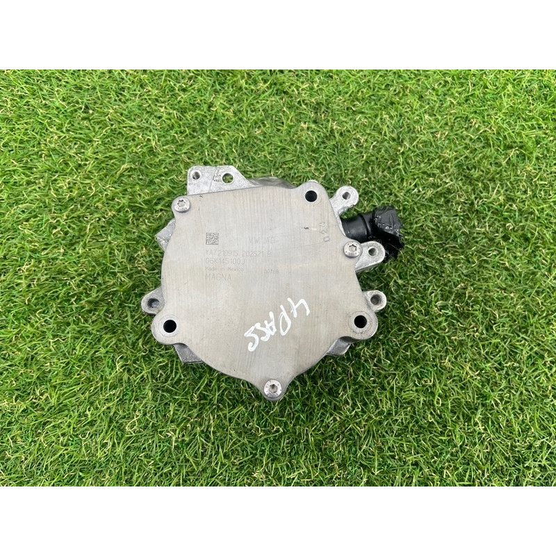 Вакуумный насос (тормозная система) Volkswagen Passat B7 2016 1.8 06K145100BB