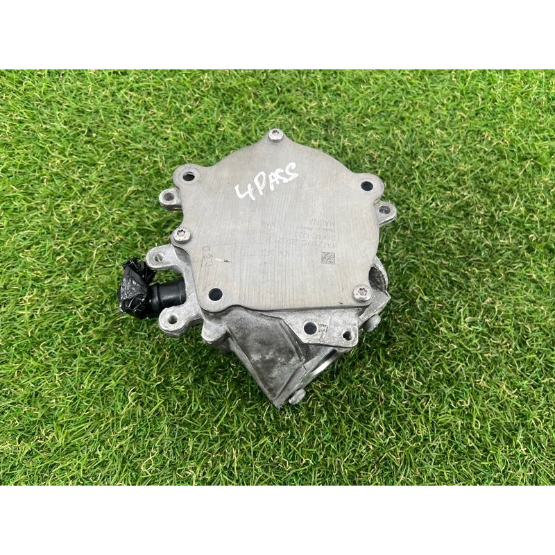 Вакуумный насос (тормозная система) Volkswagen Passat B7 2016 1.8 06K145100BB