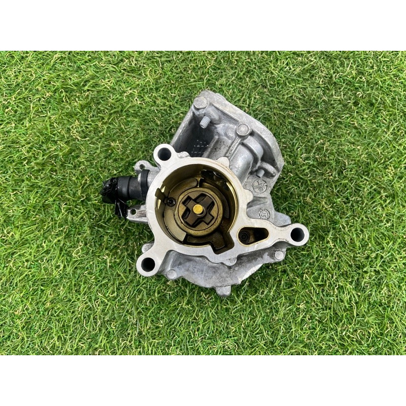 Вакуумный насос (тормозная система) Volkswagen Passat B7 2016 1.8 06K145100BB