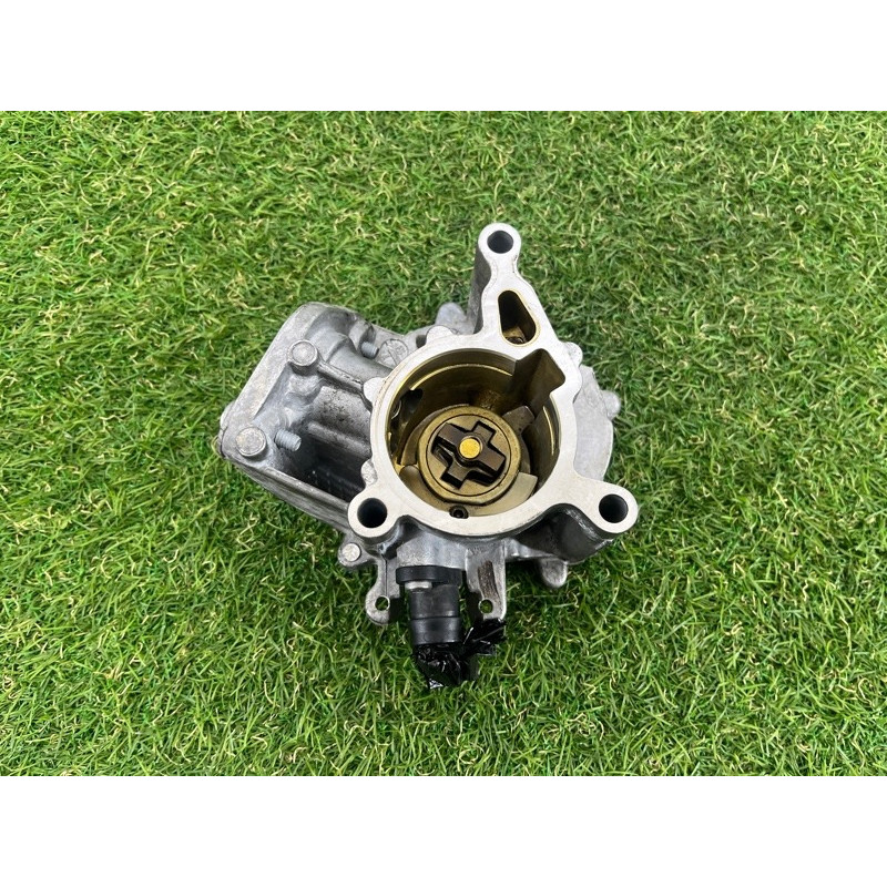 Вакуумный насос (тормозная система) Volkswagen Passat B7 2016 1.8 06K145100BB