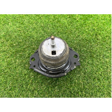 Подушка двигателя