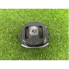 Подушка двигателя