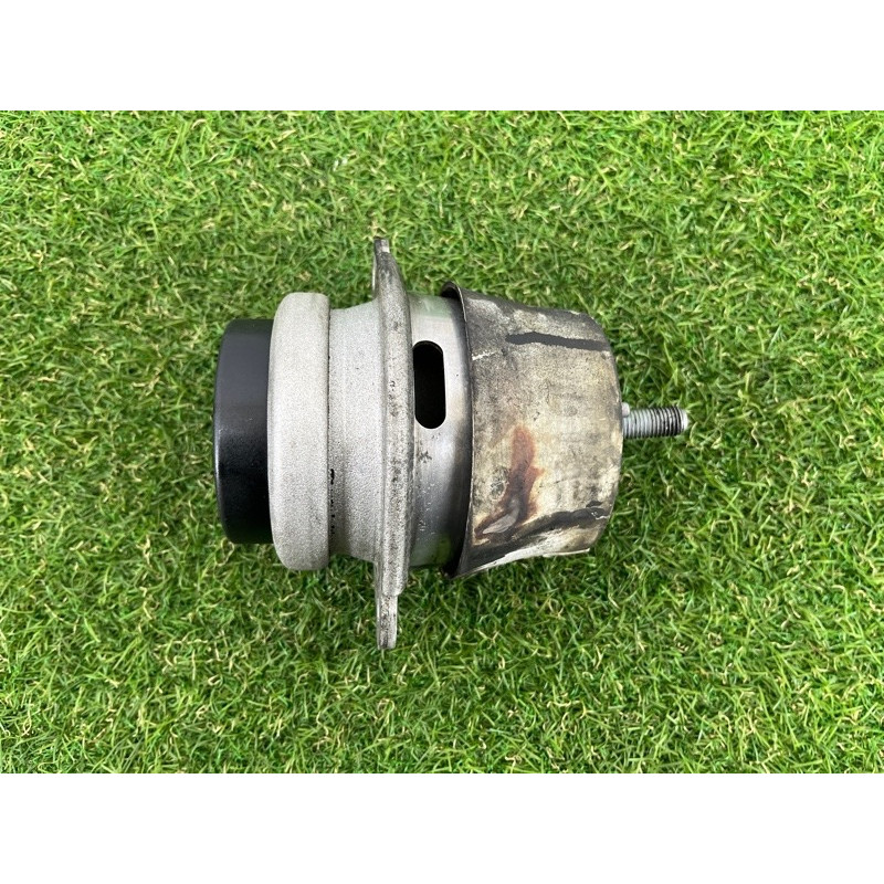 Подушка двигателя (двигатель и элементы) Volkswagen Touareg NF 2012 3.0 7P6199131D