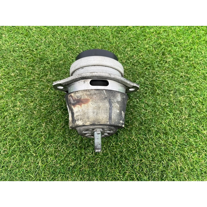 Подушка двигателя (двигатель и элементы) Volkswagen Touareg NF 2012 3.0 7P6199131D