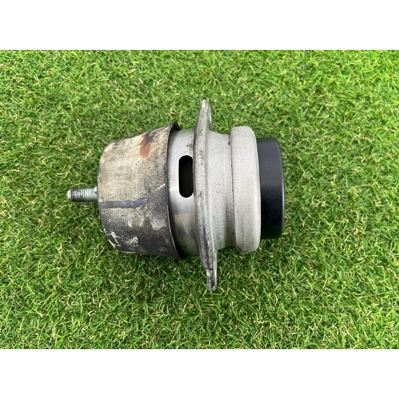 Подушка двигателя (двигатель и элементы) Volkswagen Touareg NF 2012 3.0 7P6199131D