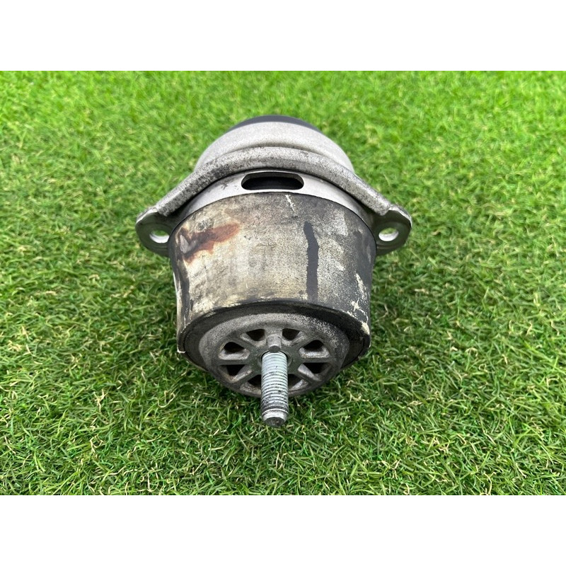 Подушка двигателя (двигатель и элементы) Volkswagen Touareg NF 2012 3.0 7P6199131D