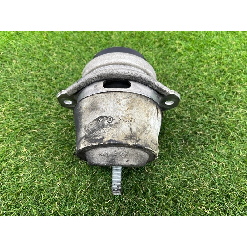 Подушка двигателя (двигатель и элементы) Volkswagen Touareg NF 2012 3.0 7P6199131D