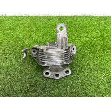 Подушка двигателя