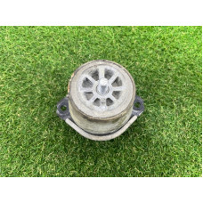 Подушка двигателя