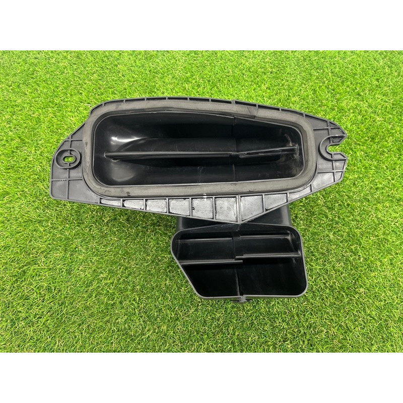 Воздухозаборник (впускная система) Jeep Grand Cherokee WK2 2017 3.6 68110221AB