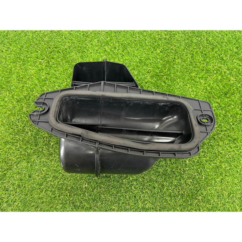 Воздухозаборник (впускная система) Jeep Grand Cherokee WK2 2017 3.6 68110221AB