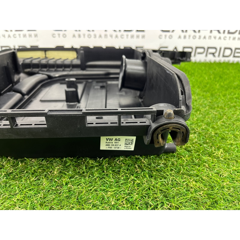 Корпус воздушного фильтра (впускная система) AUDI Q7 4M 2017 3.0 TFSi CREC 4M0133837A