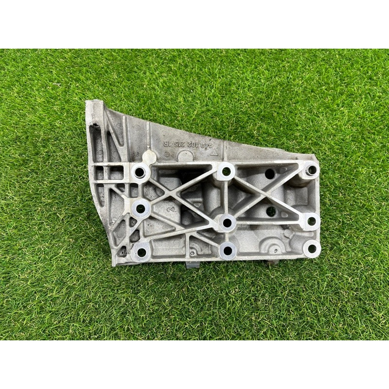 Кронштейн подушки двигателя (кронштейны двигателя) PORSCHE CAYENNE 958 2012 4.8 94810201500