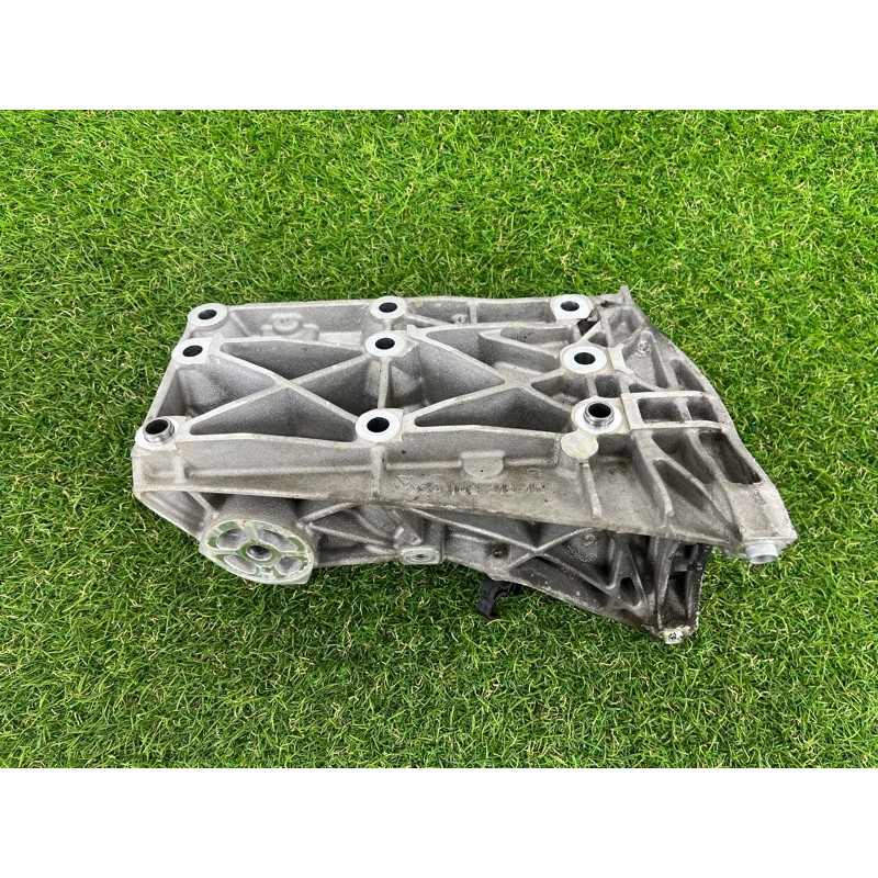 Кронштейн подушки двигателя (кронштейны двигателя) PORSCHE CAYENNE 958 2012 4.8 94810201500