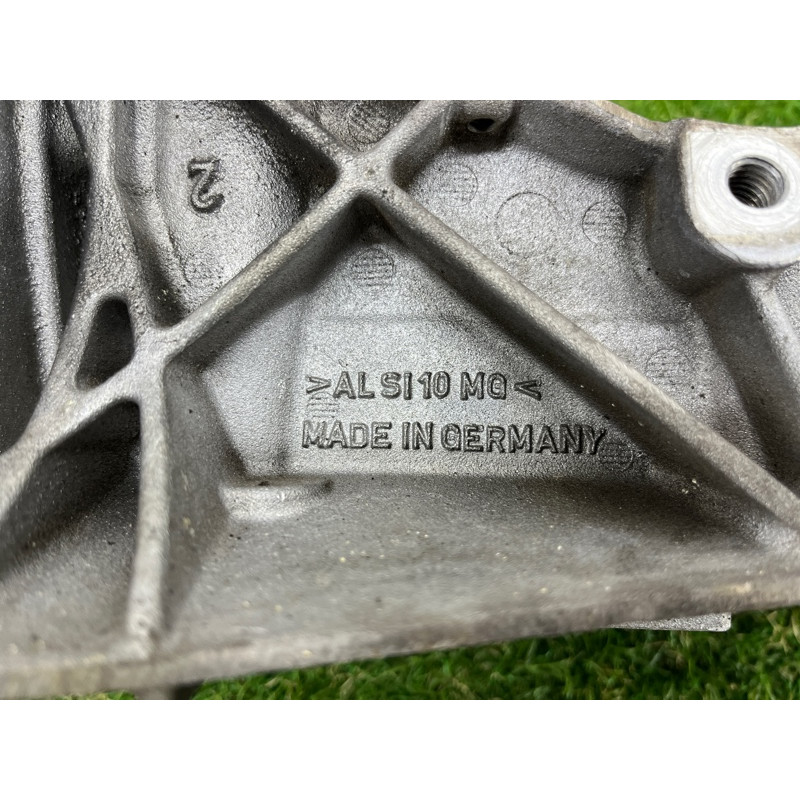 Кронштейн подушки двигателя (кронштейны двигателя) PORSCHE CAYENNE 958 2012 4.8 94810201500