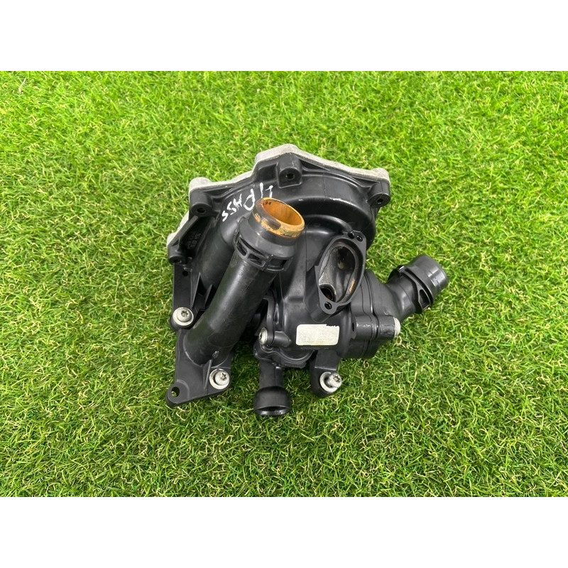 Помпа (система охлаждения) Volkswagen Passat B7 2016 1.8 06K121111P