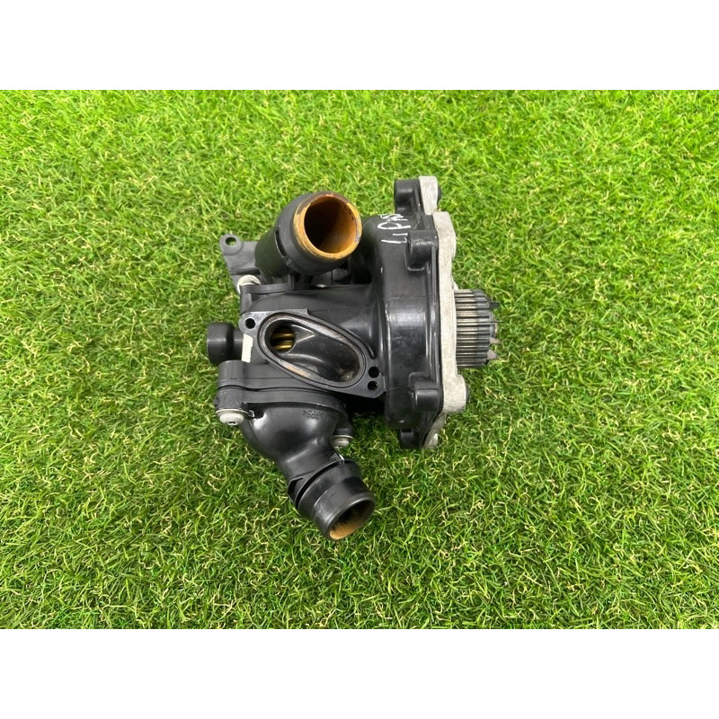 Помпа (система охлаждения) Volkswagen Passat B7 2016 1.8 06K121111P