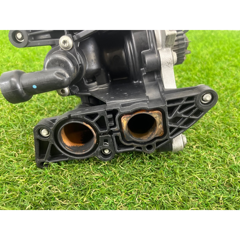 Помпа (система охлаждения) Volkswagen Passat B7 2016 1.8 06K121111P