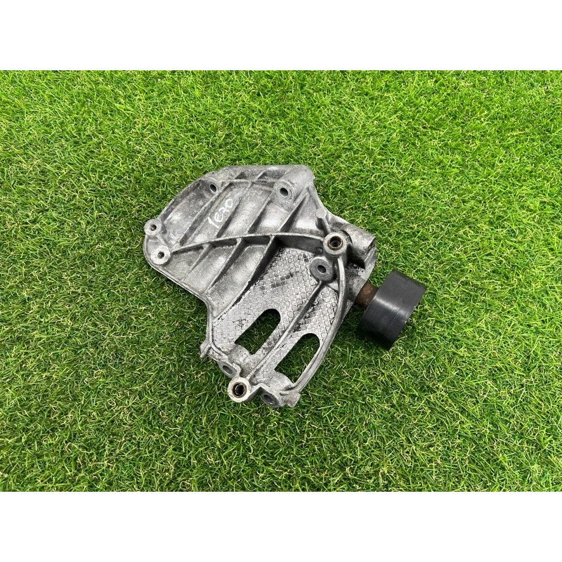 Кронштейн компрессора кондиционера (кронштейны двигателя) BMW X5 E70 2012 3.0 N55 64557585167