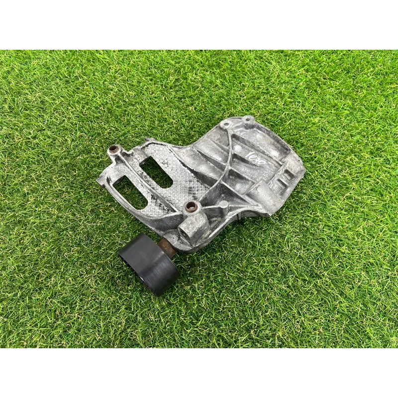 Кронштейн компрессора кондиционера (кронштейны двигателя) BMW X5 E70 2012 3.0 N55 64557585167