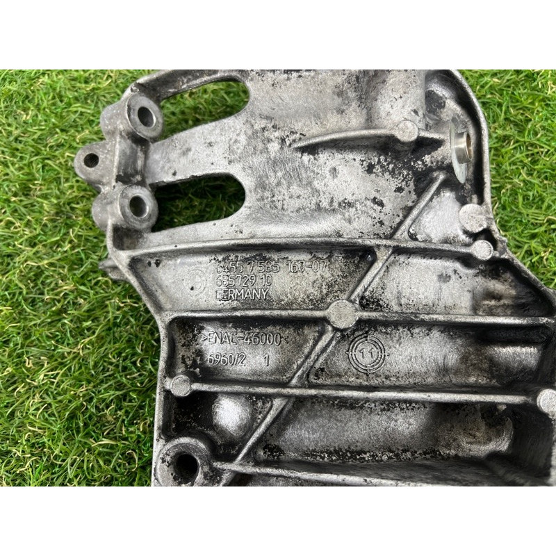 Кронштейн компрессора кондиционера (кронштейны двигателя) BMW X5 E70 2012 3.0 N55 64557585167