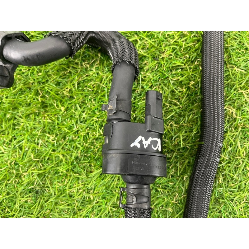 Клапан вентиляции топливного бака (топливная система) PORSCHE CAYENNE 958 2013 3.6 95811002021