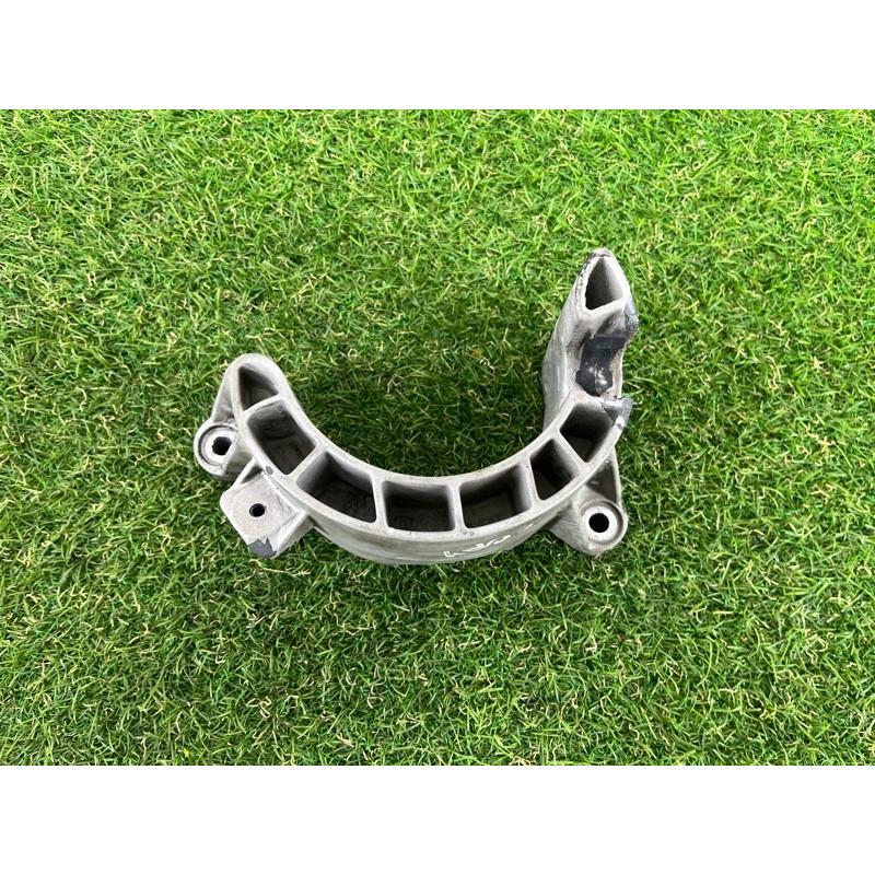 Кронштейн генератора (кронштейны двигателя) PORSCHE CAYENNE 958 2012 4.8 94811502420