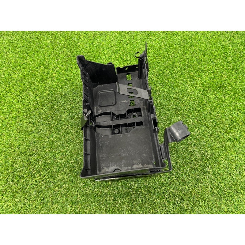 Площадка аккумулятора (кузов и элементы) CHEVROLET Cruze J300 2011 1.4 13354419