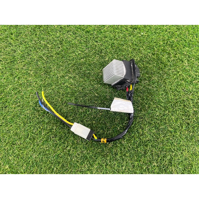 Резистор печки (отопление и кондиционирование) Nissan Juke F15 2011 1.6 27761JE22A