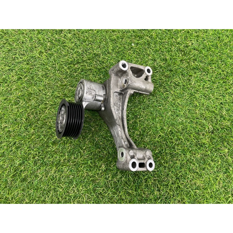 Кронштейн генератора (кронштейны двигателя) AUDI Q7 4L 2014 3.0 TFSi CTWB 06E903143H