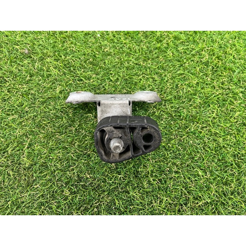 Кронштейн глушителя (выпускная система) PORSCHE CAYENNE 958 2013 3.6 95811115000