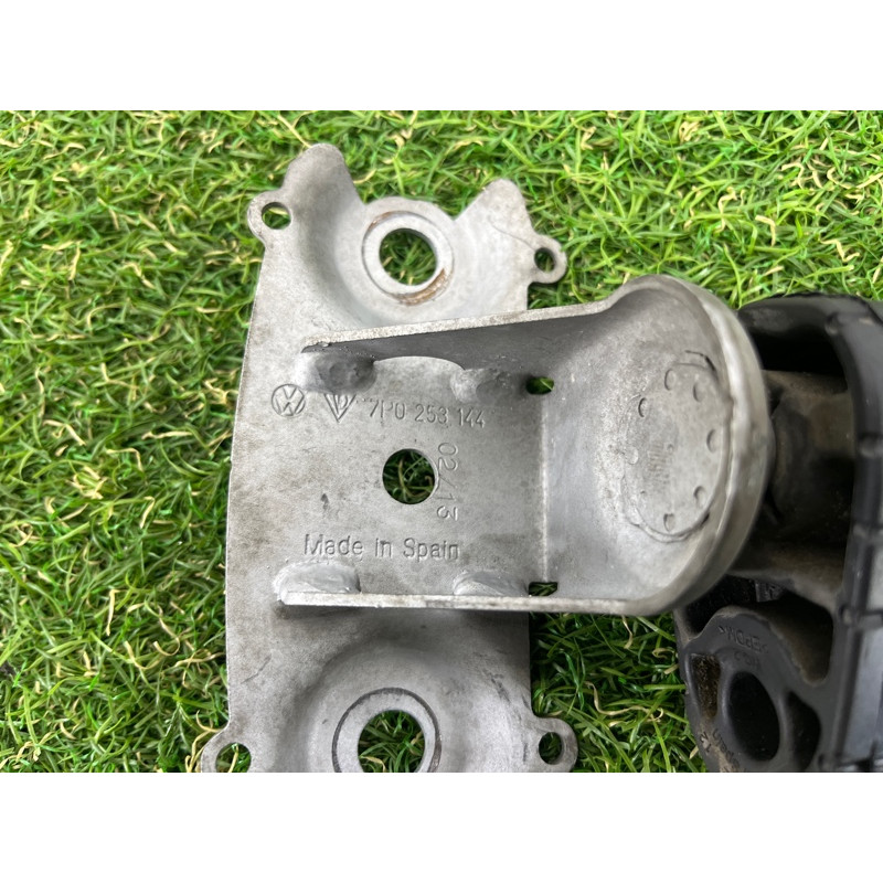 Кронштейн глушителя (выпускная система) PORSCHE CAYENNE 958 2013 3.6 95811115000