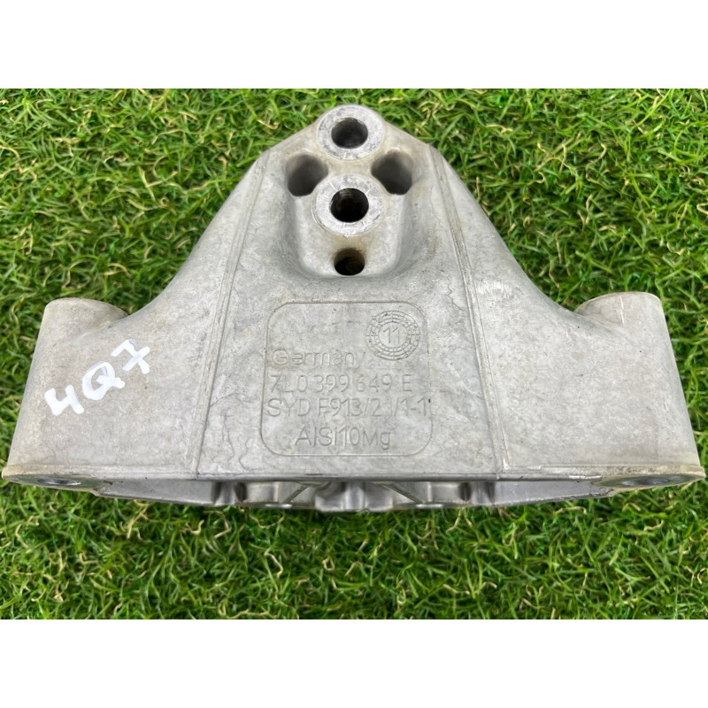 Кронштейн раздатки (трансмиссия) AUDI Q7 4L 2014 3.0 TFSi CTWB 7L0399649E