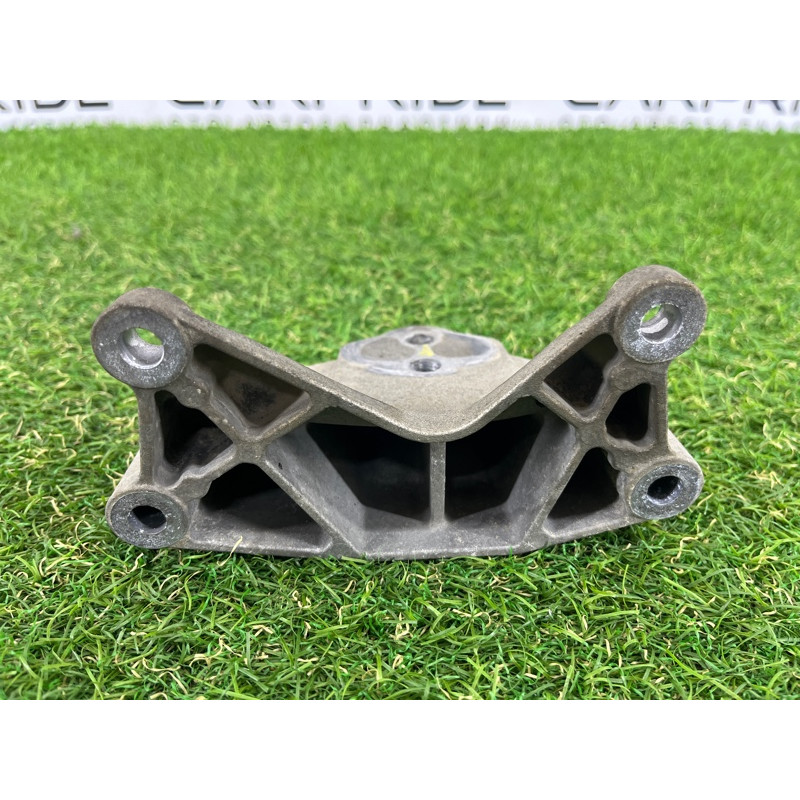 Кронштейн КПП (трансмиссия) Volkswagen Touareg NF 2011 3.6 7L8399649