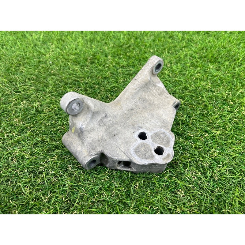 Кронштейн КПП (трансмиссия) Volkswagen Touareg NF 2012 3.6 7L8399649