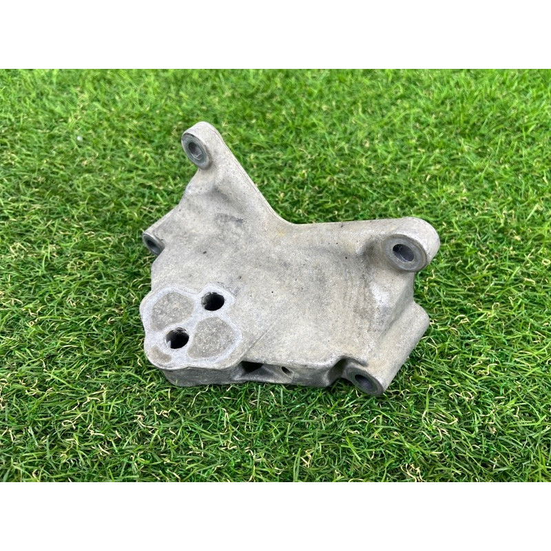 Кронштейн КПП (трансмиссия) Volkswagen Touareg NF 2012 3.6 7L8399649