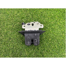 Замок багажника