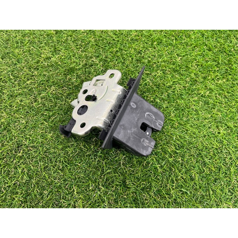 Замок багажника (кузов и элементы) AUDI A7 4G 2013 3.0 CGXB 8K9827505A