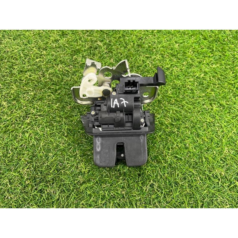 Замок багажника (кузов и элементы) AUDI A7 4G 2013 3.0 CGXB 8K9827505A