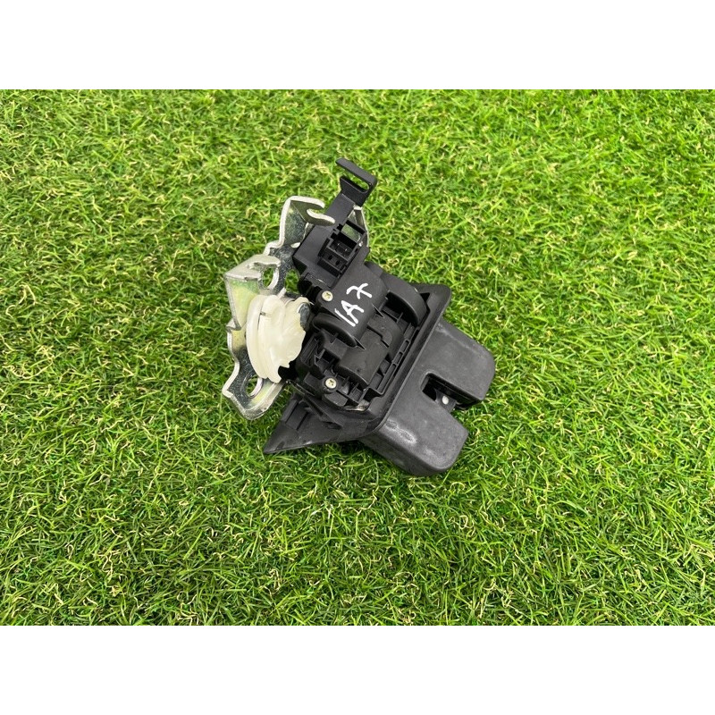 Замок багажника (кузов и элементы) AUDI A7 4G 2013 3.0 CGXB 8K9827505A