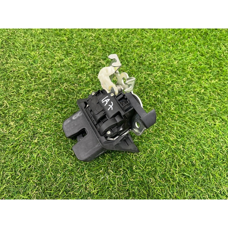 Замок багажника (кузов и элементы) AUDI A7 4G 2013 3.0 CGXB 8K9827505A