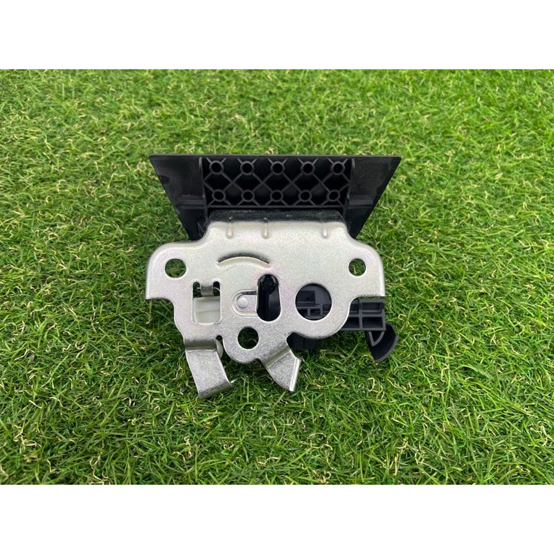 Замок багажника (кузов и элементы) AUDI A7 4G 2013 3.0 CGXB 8K9827505A