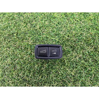 Кнопка открывания крышки багажника