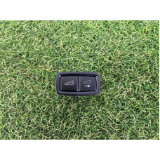 Кнопка открывания крышки багажника