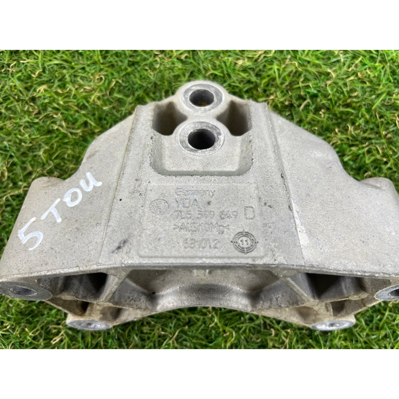 Кронштейн раздатки (трансмиссия) Volkswagen Touareg NF 2012 3.0 7L6399649D